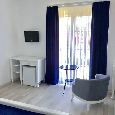 Yasemin (adults Only) Alaçatı