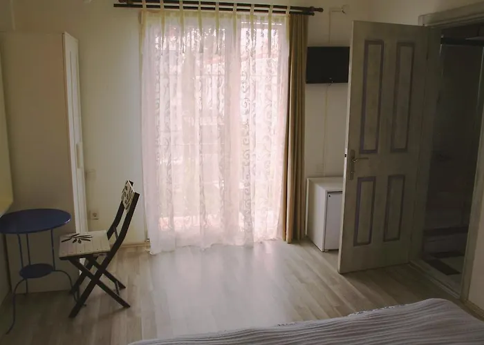 Pensión Yasemin (adults Only)